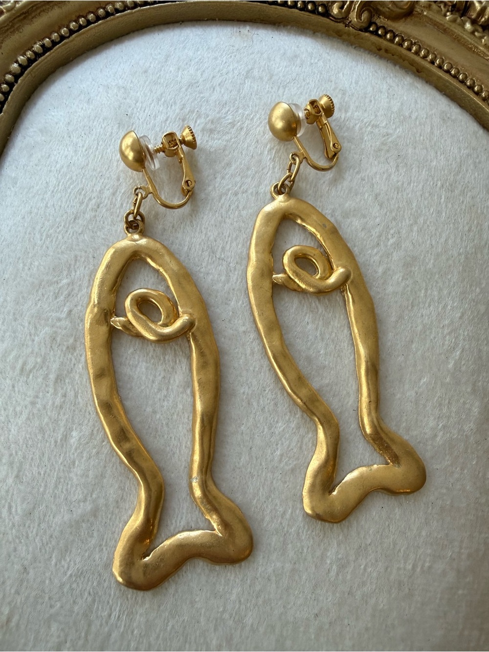 Vintage European Gold Abstract Fish Drop Clip-On Earrings - Women Jewelry